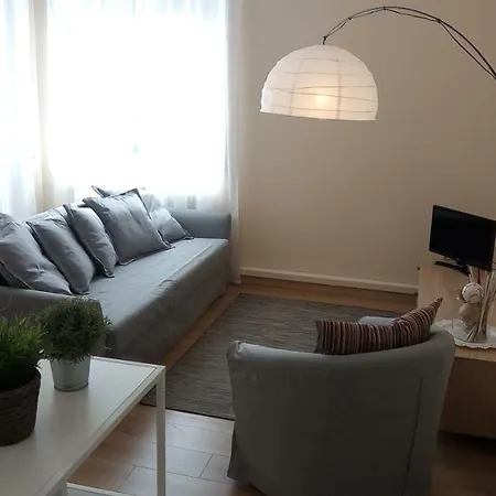 Lovely, Charming And Quiet In The Centre With Air Conditioning And Free Private Garage *