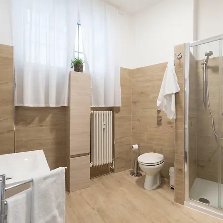 Lovely, Charming And Quiet In The Centre With Air Conditioning And Free Private Garage * 科莫